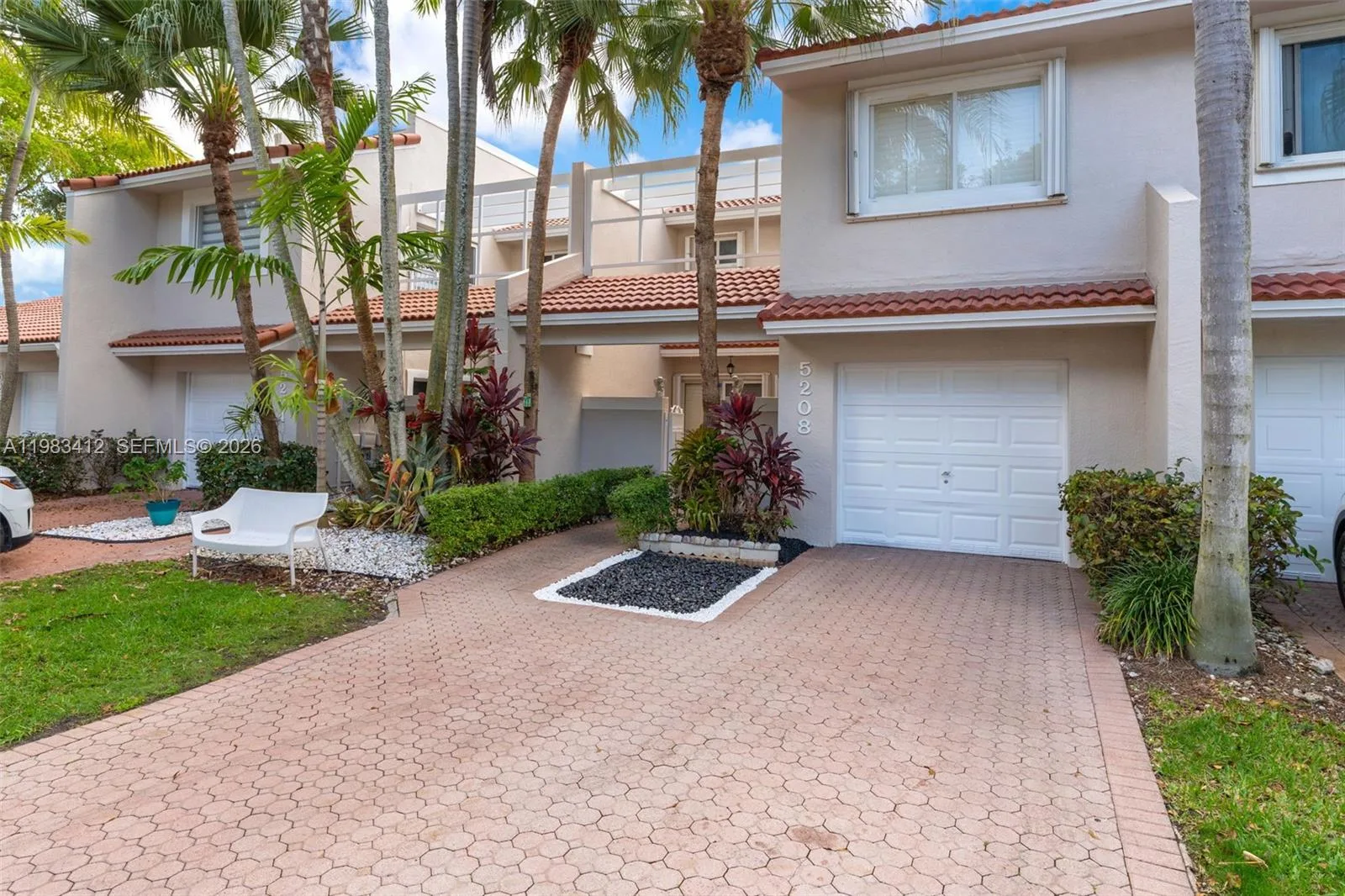 5208 NW 103rd Ave, Doral, FL 33178 photo 2