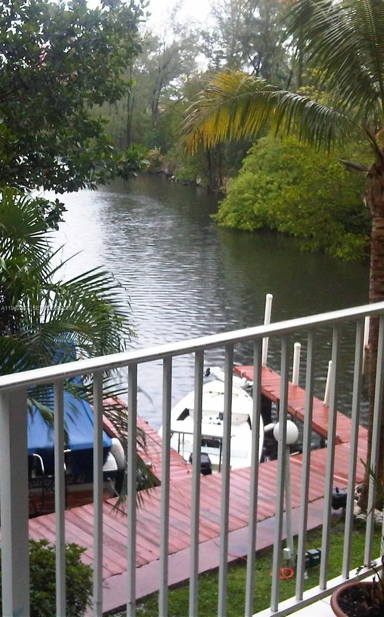 16531 NE 35th Ave # 201, North Miami Beach, FL 33160 photo 2