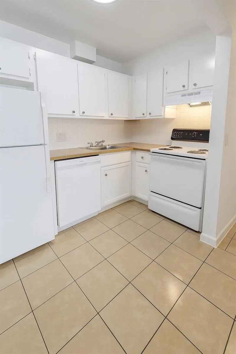 1151 NE 17th Court # 27, Fort Lauderdale, FL 33305 photo 2