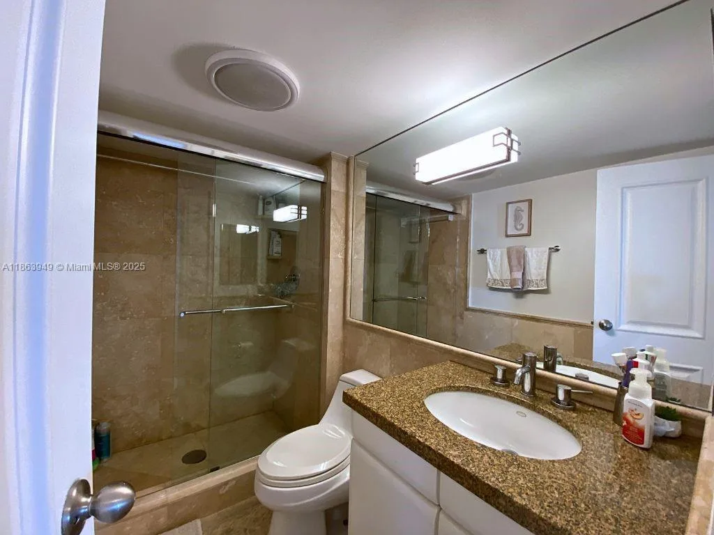 100 Bayview Dr # 1924, Sunny Isles Beach, FL 33160 photo 10