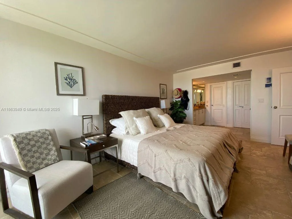 100 Bayview Dr # 1924, Sunny Isles Beach, FL 33160 photo 13
