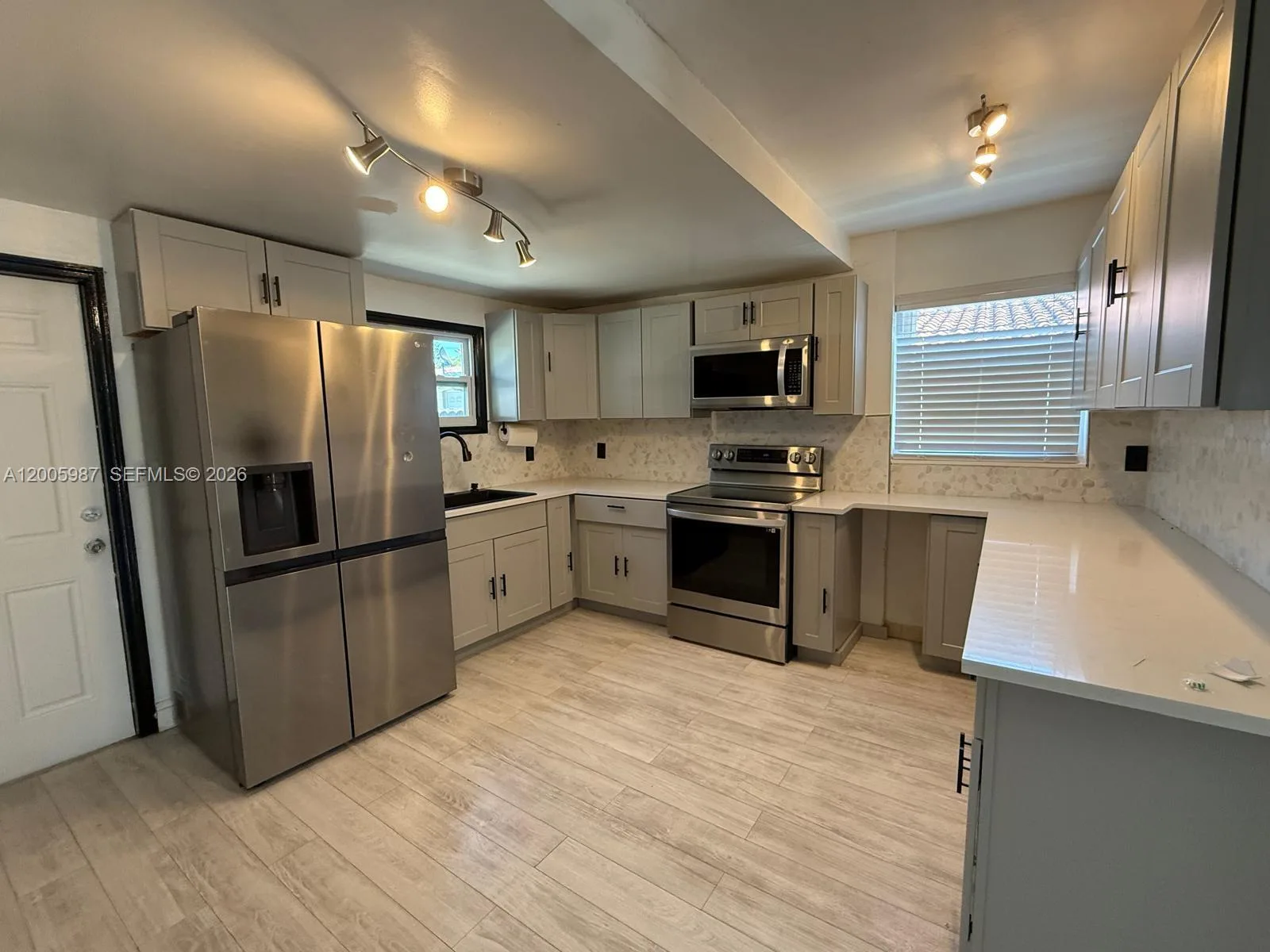 311 NW 32nd Ct, Miami, FL 33125 photo 13