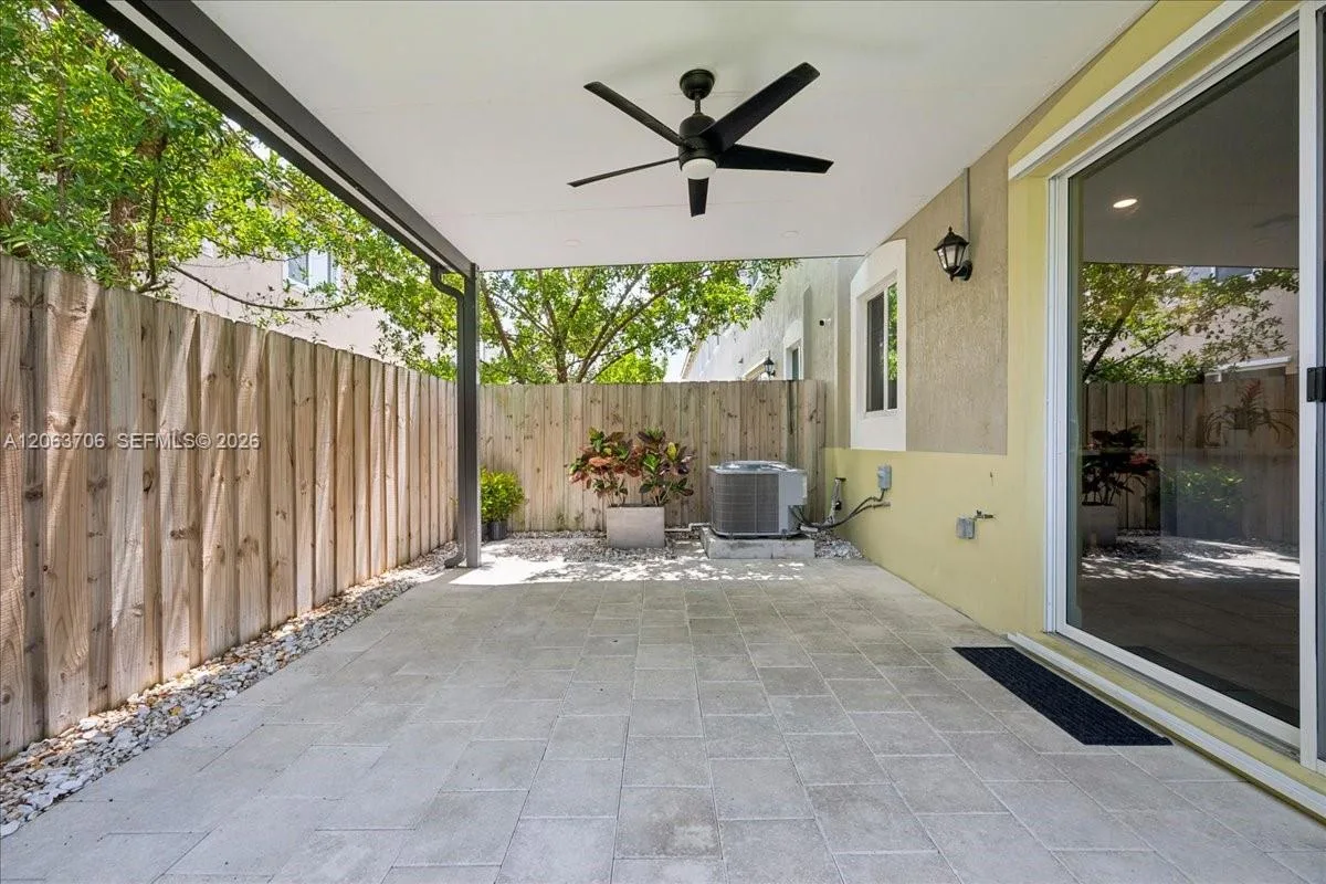 2478 SE 10th Ct, Homestead, FL 33035 photo 5