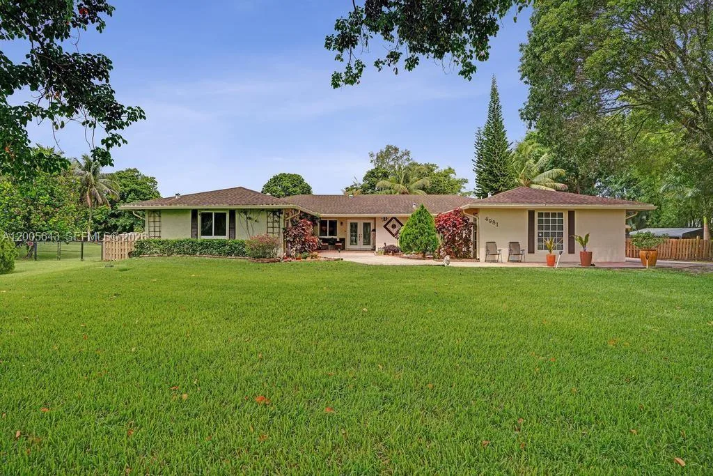 4981 SW 186th Ave, Southwest Ranches, FL 33332