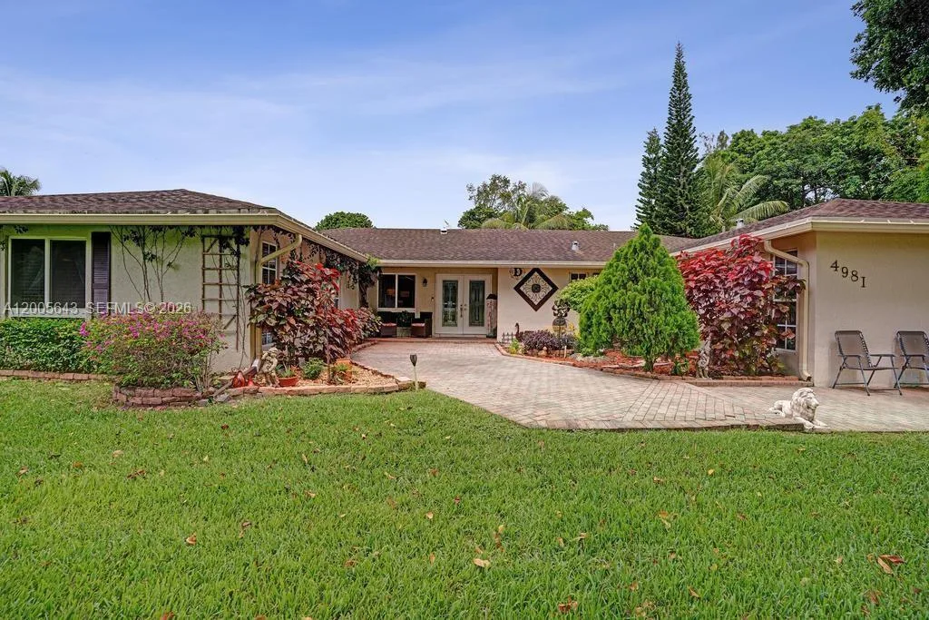 4981 SW 186th Ave, Southwest Ranches, FL 33332 photo 2