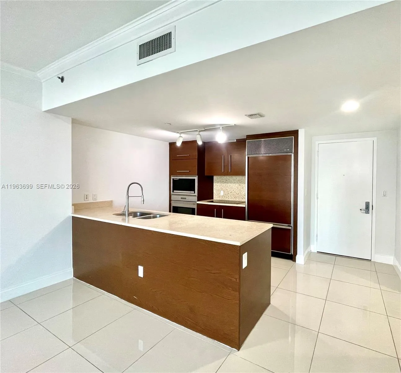 465 BRICKELL AVE # 1106, Miami, FL 33131