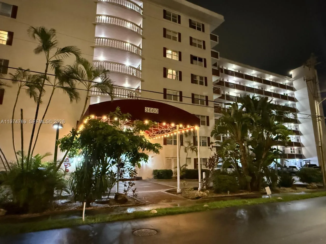 3660 NE 166th St # 212, North Miami Beach, FL 33160