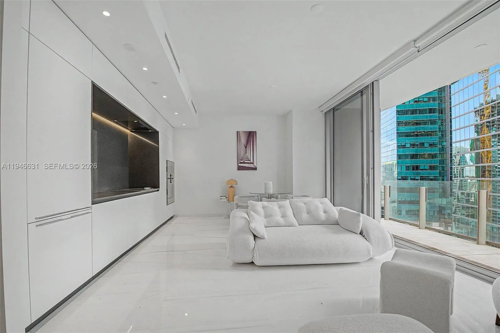300 Biscayne Blvd Way # 2808, Miami, FL 33131