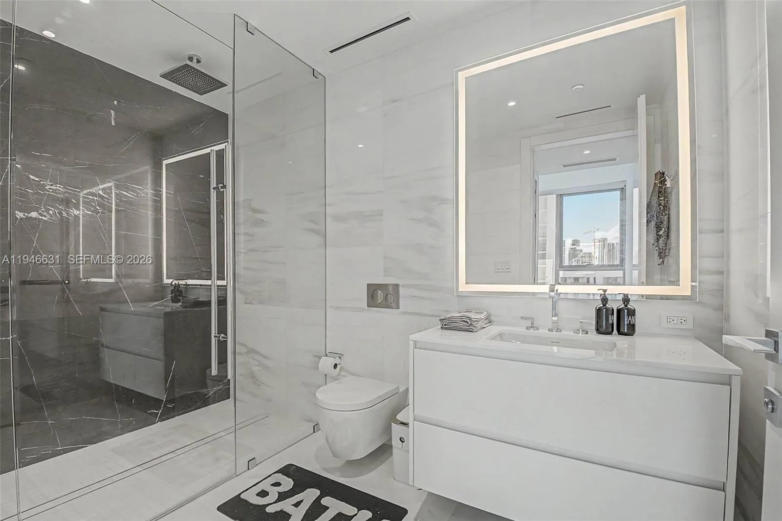 300 Biscayne Blvd Way # 2808, Miami, FL 33131 photo 11