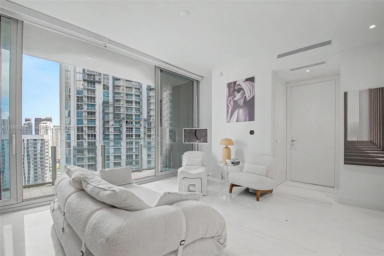 300 Biscayne Blvd Way # 2808, Miami, FL 33131 photo 4