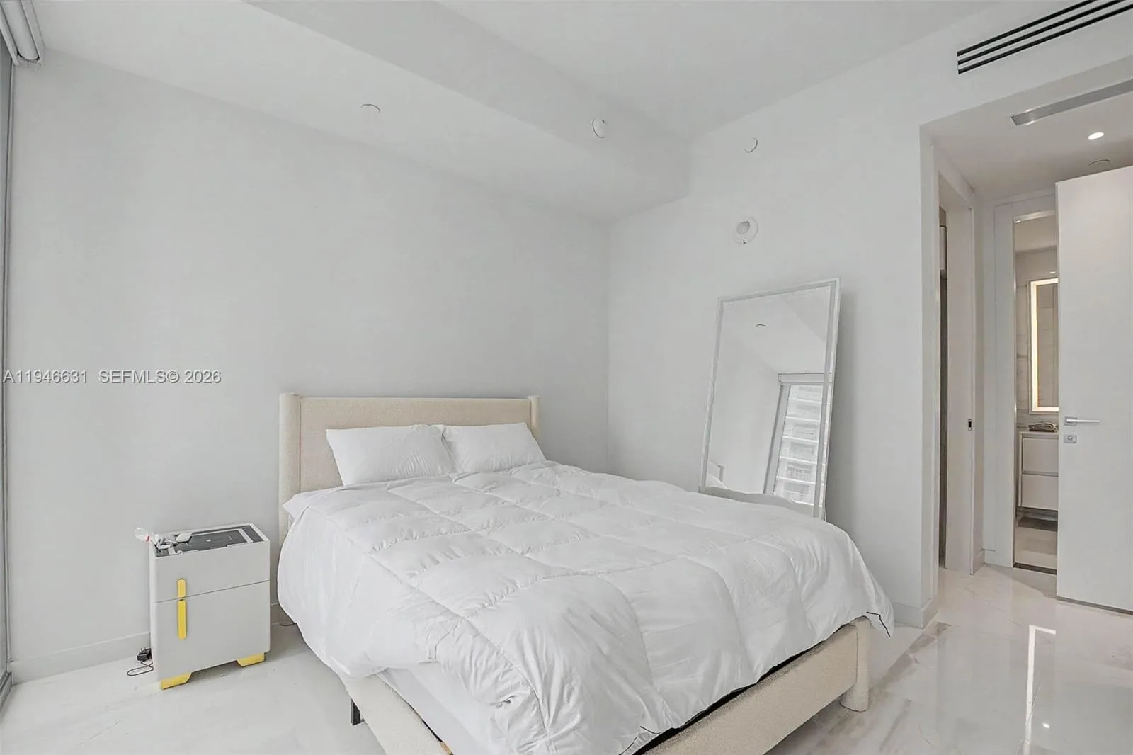 300 Biscayne Blvd Way # 2808, Miami, FL 33131 photo 9