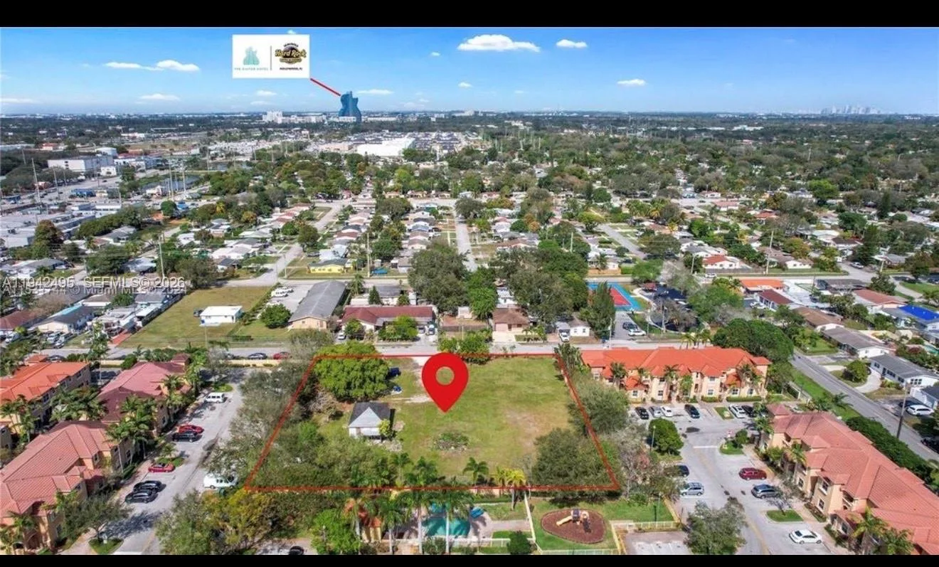 5830 Liberty St, Hollywood, FL 33021
