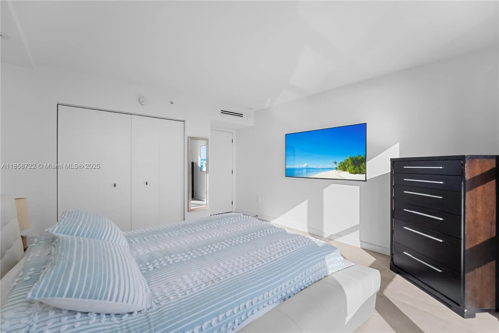 90 Alton Rd # 2505, Miami Beach, FL 33139 photo 11