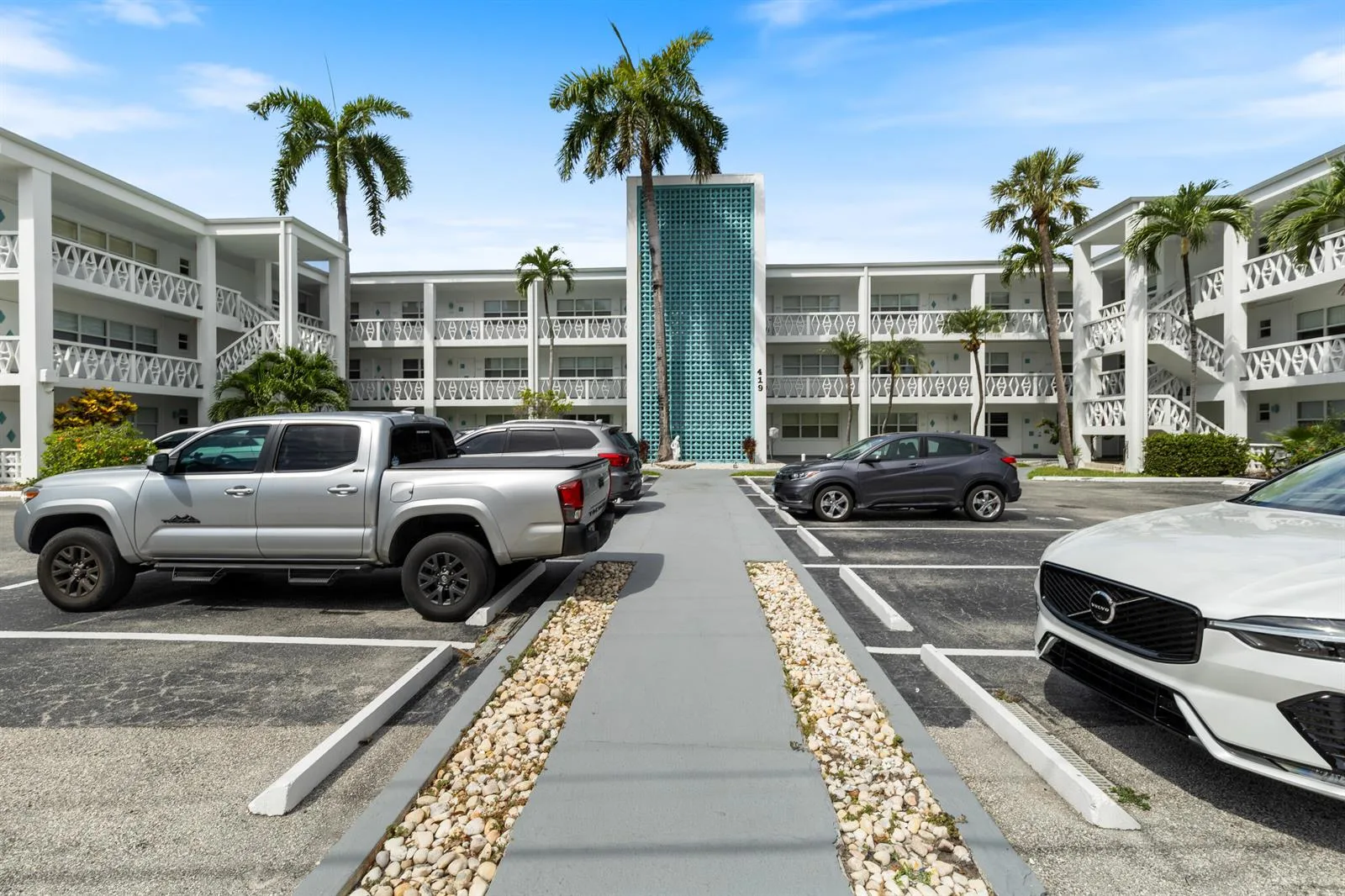 419 Golden Isles Drive # 210, Hallandale Beach, FL 33009
