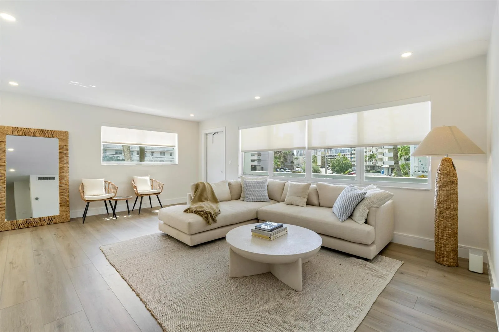 419 Golden Isles Drive # 210, Hallandale Beach, FL 33009 — zdjęcie 5