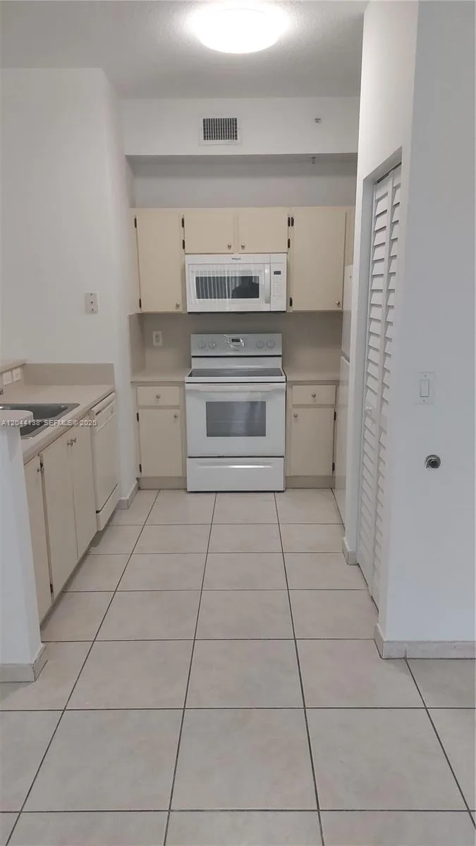 7290 NW 114th Ave # 206-7, Doral, FL 33178 photo 4