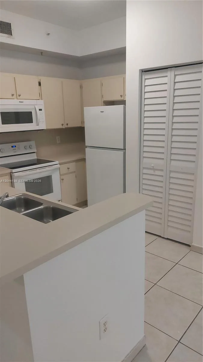 7290 NW 114th Ave # 206-7, Doral, FL 33178 photo 6