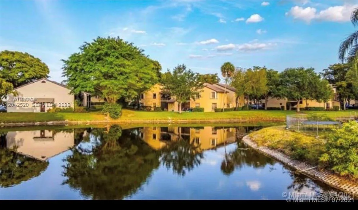 3833 Cocoplum Cir # 3593, Coconut Creek, FL 33063