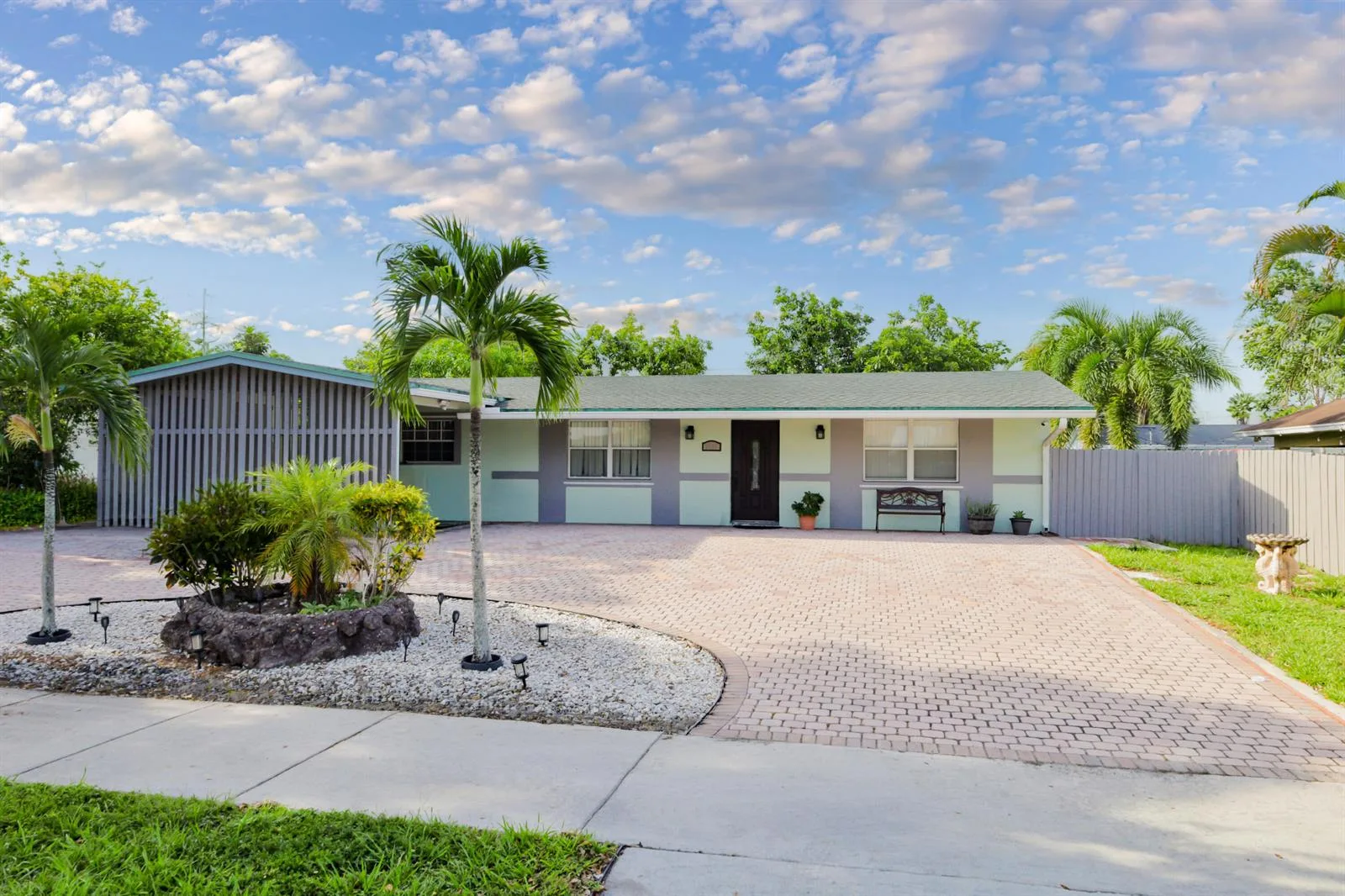 3335 10th Avenue N, Palm Springs, FL 33461