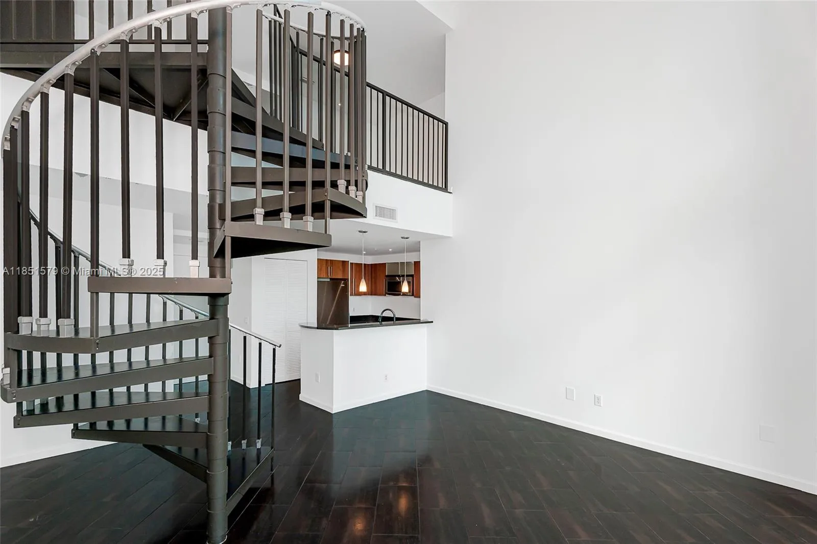 300 S Biscayne Blvd # Loft 826, Miami, FL 33131 photo 9