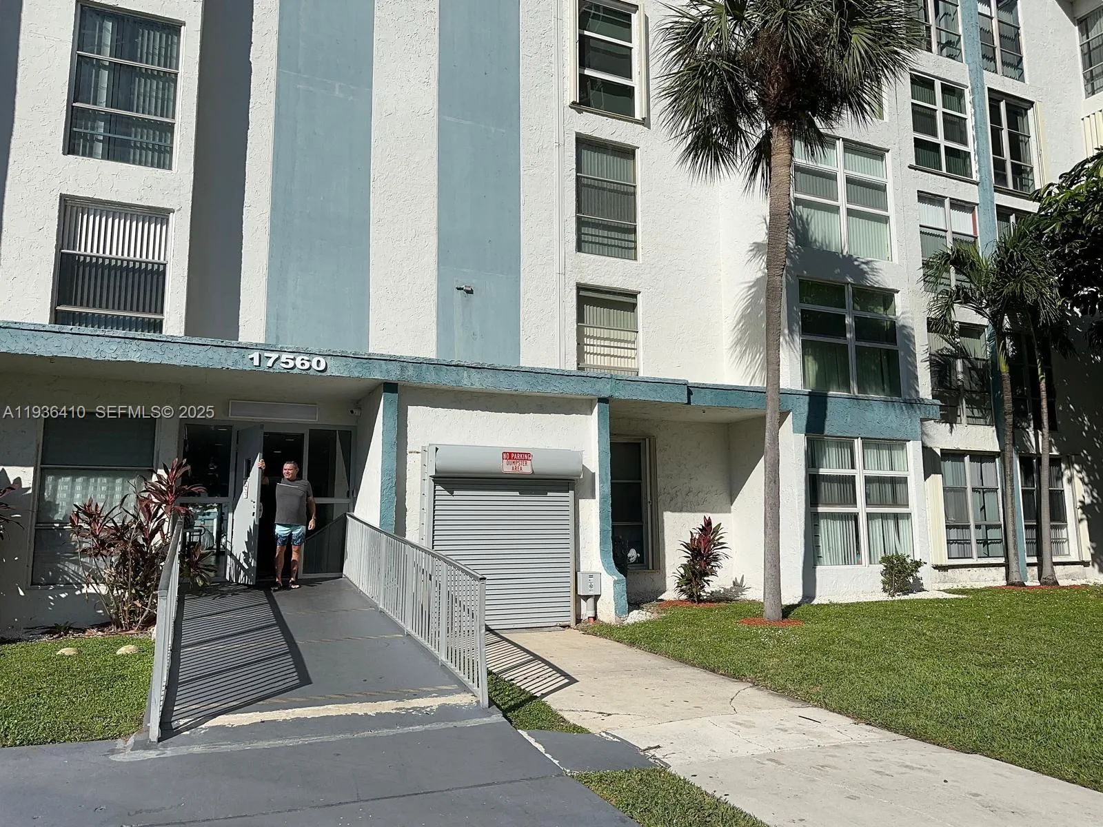 17560 Atlantic Blvd # 109, Sunny Isles Beach, FL 33160