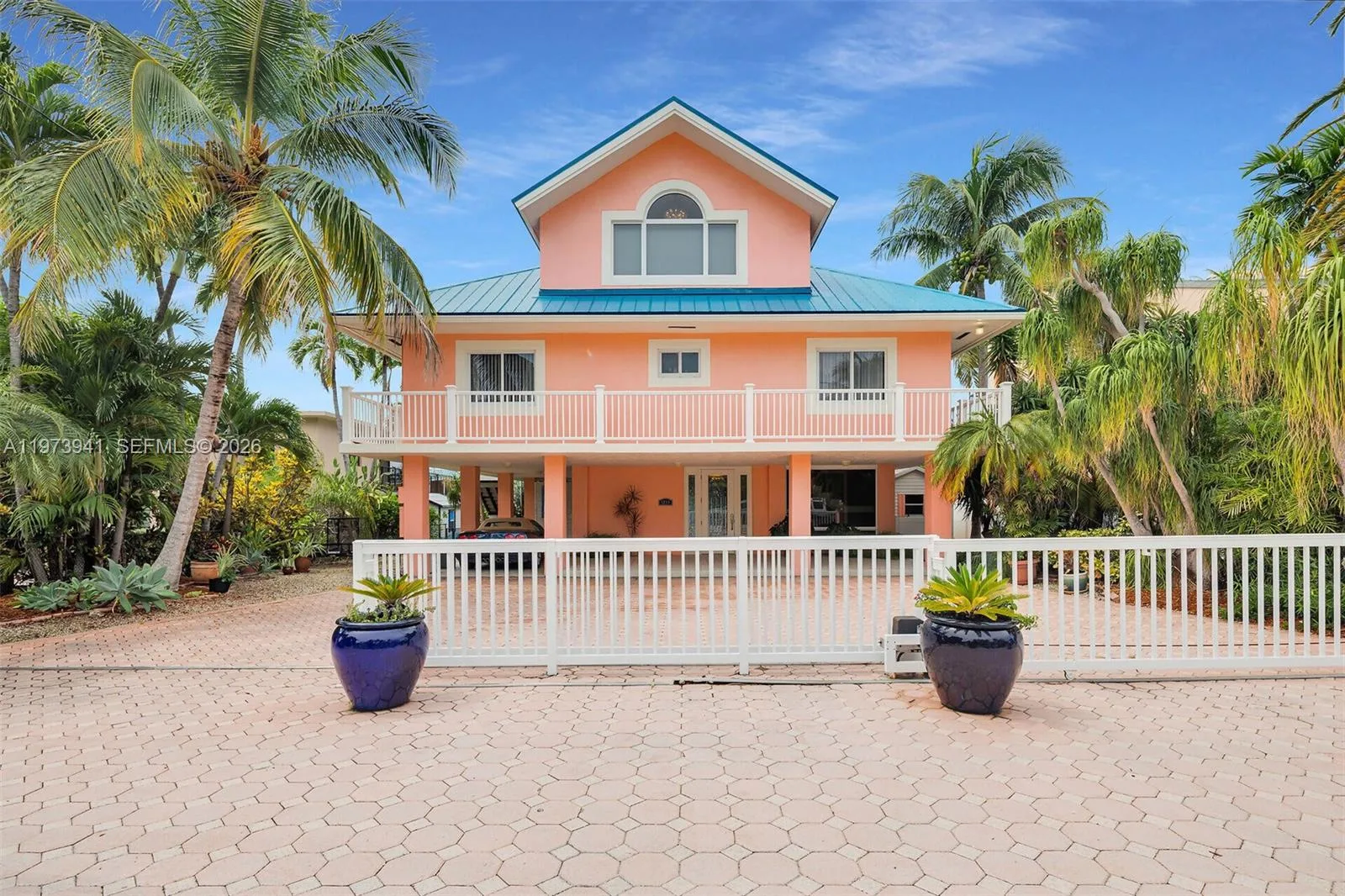 1218 Mockingbird Rd, Key Largo, FL 33037