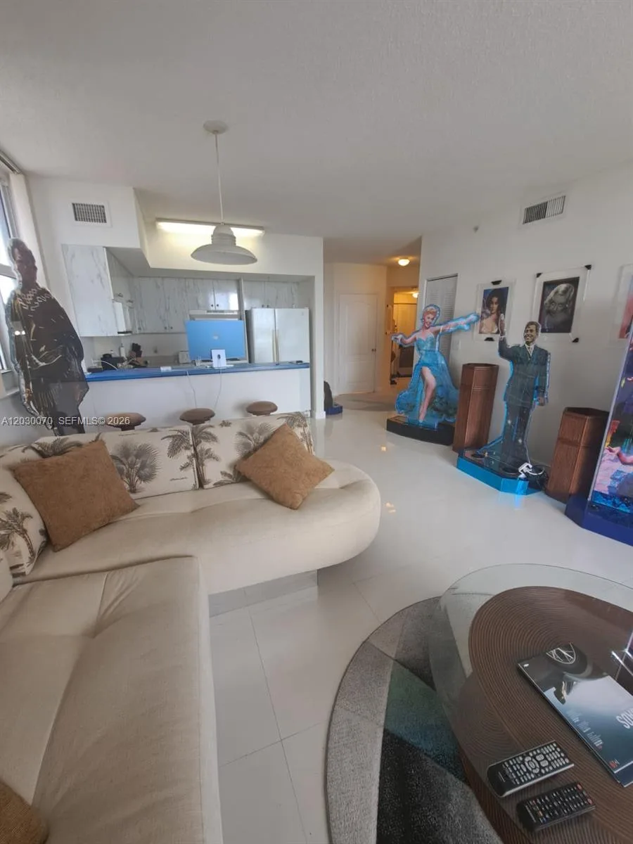 5085 NW 7th St # 602, Miami, FL 33126 photo 3