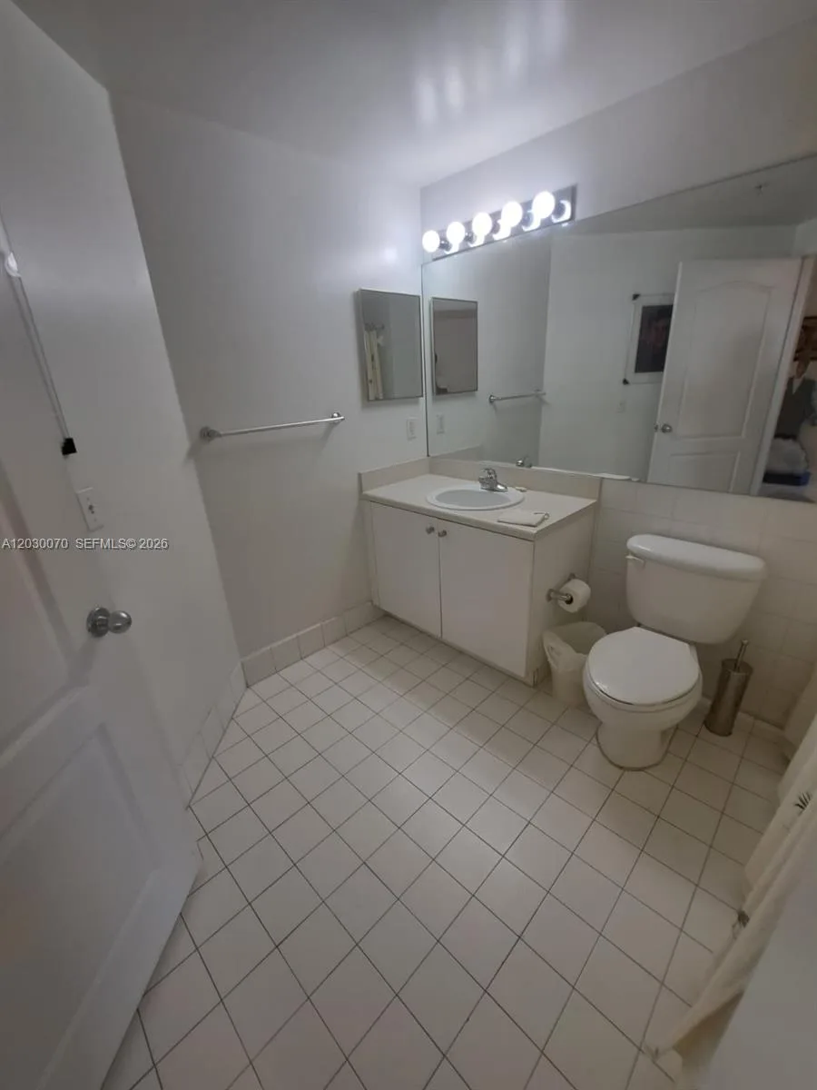 5085 NW 7th St # 602, Miami, FL 33126 photo 7