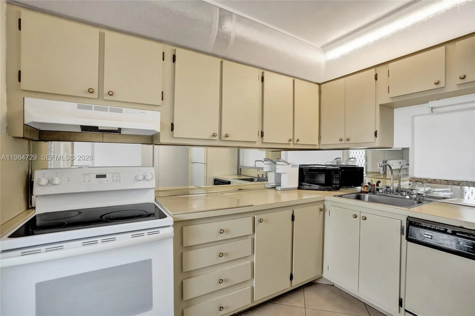 3940 NW 42nd Ave # 320, Lauderdale Lakes, FL 33319 photo 11