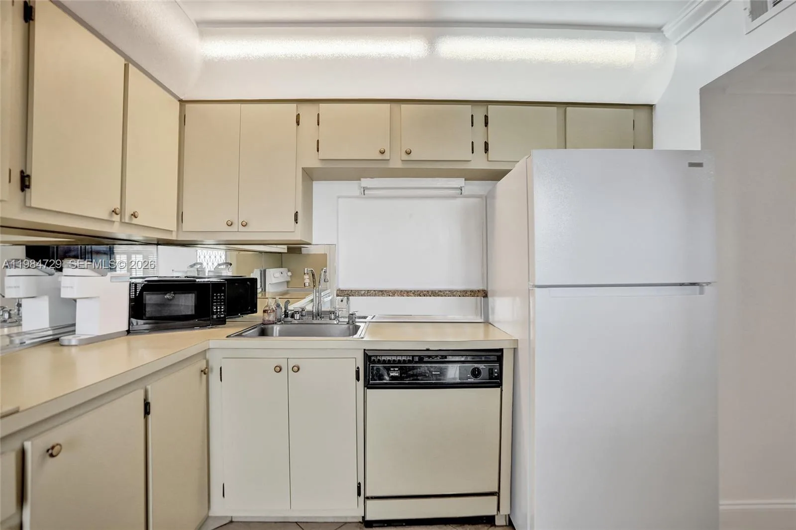 3940 NW 42nd Ave # 320, Lauderdale Lakes, FL 33319 photo 12