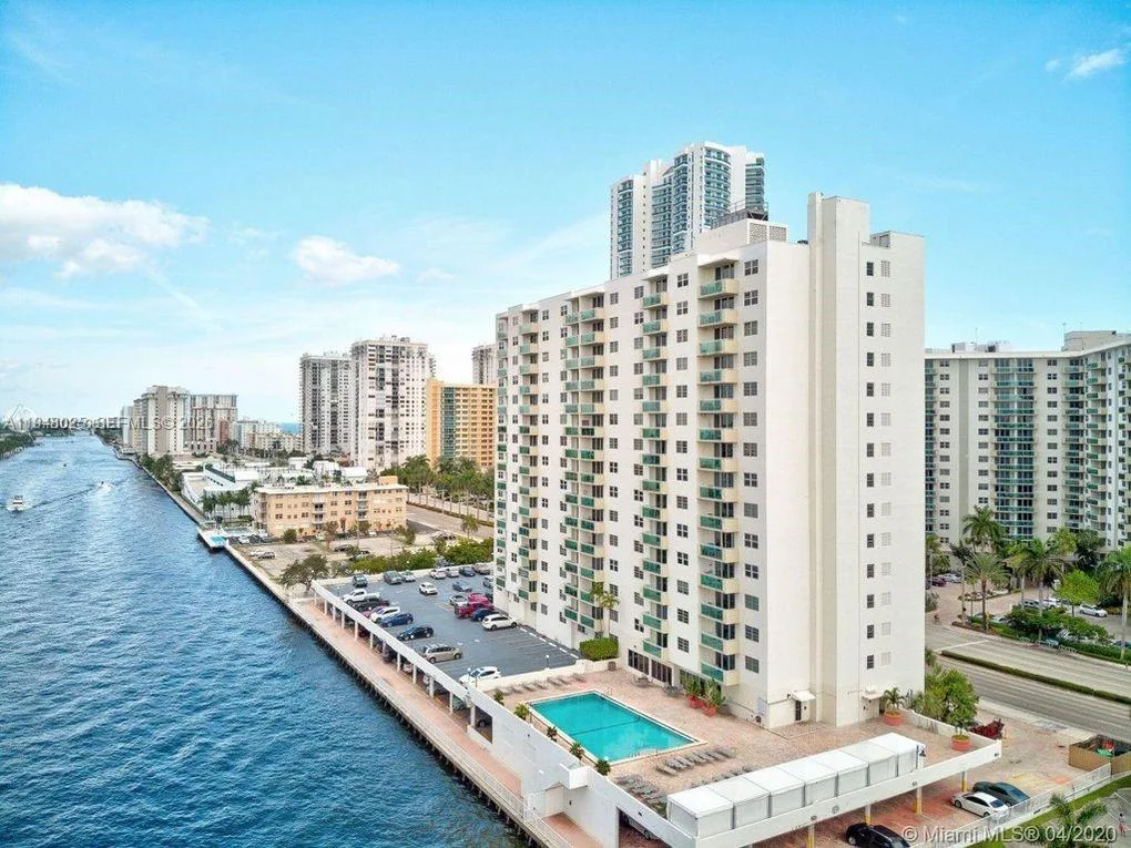 3000 S Ocean Dr # 904, Hollywood, FL 33019
