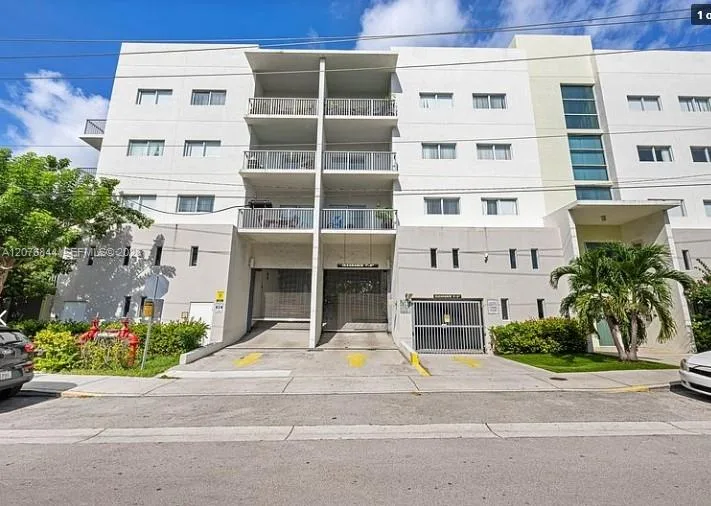 900 SW 7th St # 503, Miami, FL 33130