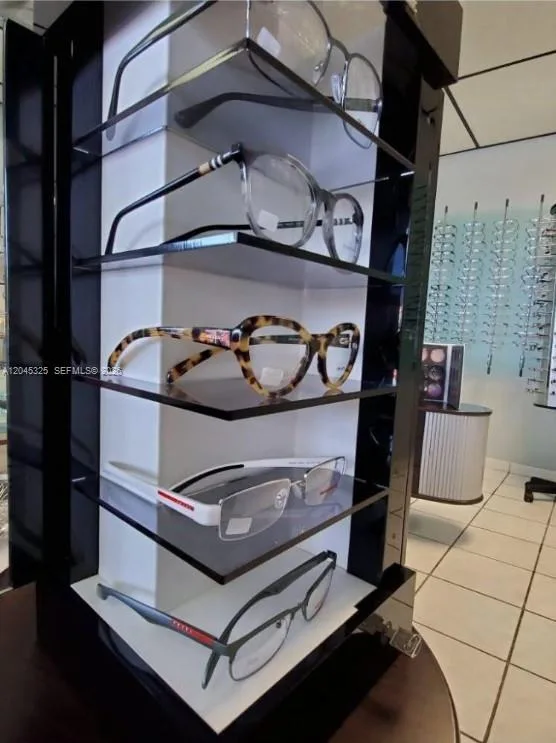 OPTICAL on W Flagler St, Miami, FL 33135 photo 3