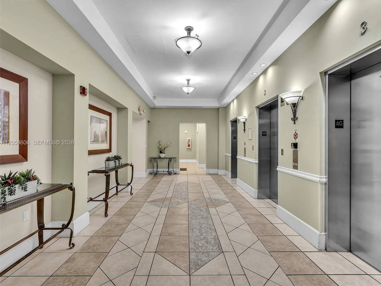 Douglas Grand photo 6