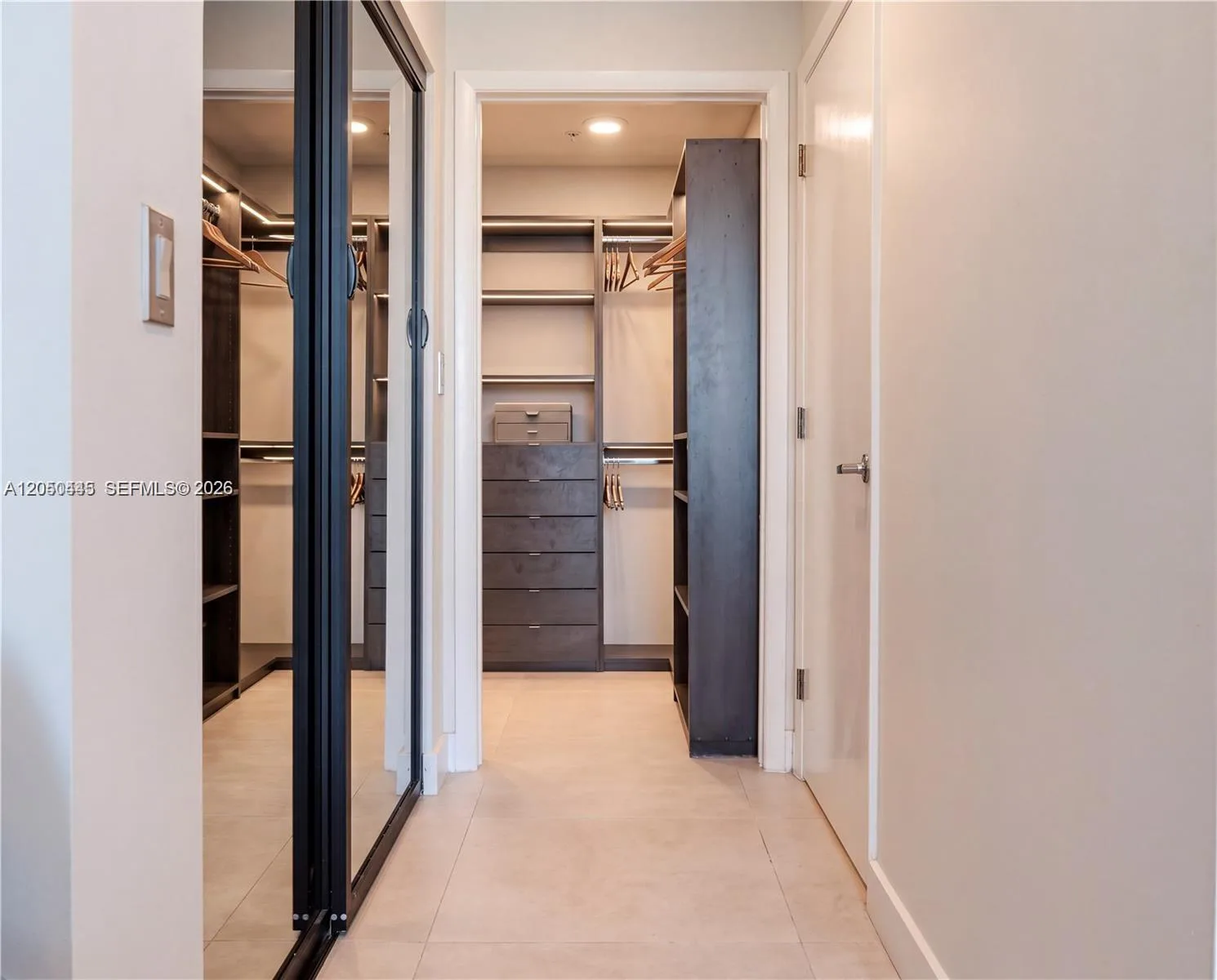90 SW 3rd St # 3703, Miami, FL 33130 photo 10