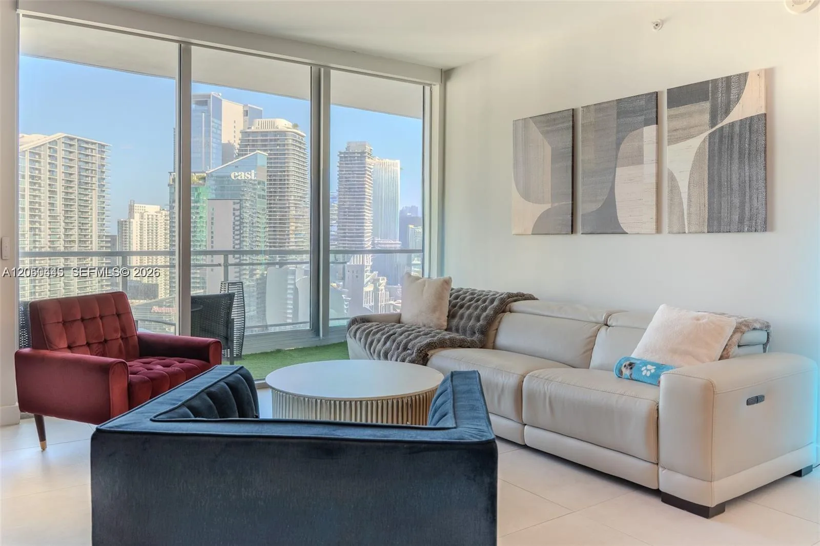 90 SW 3rd St # 3703, Miami, FL 33130 photo 2