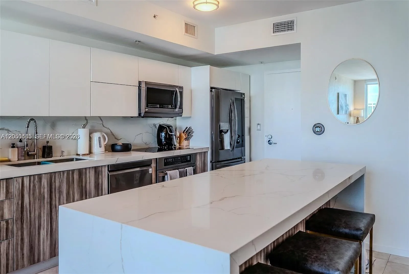 90 SW 3rd St # 3703, Miami, FL 33130 photo 5