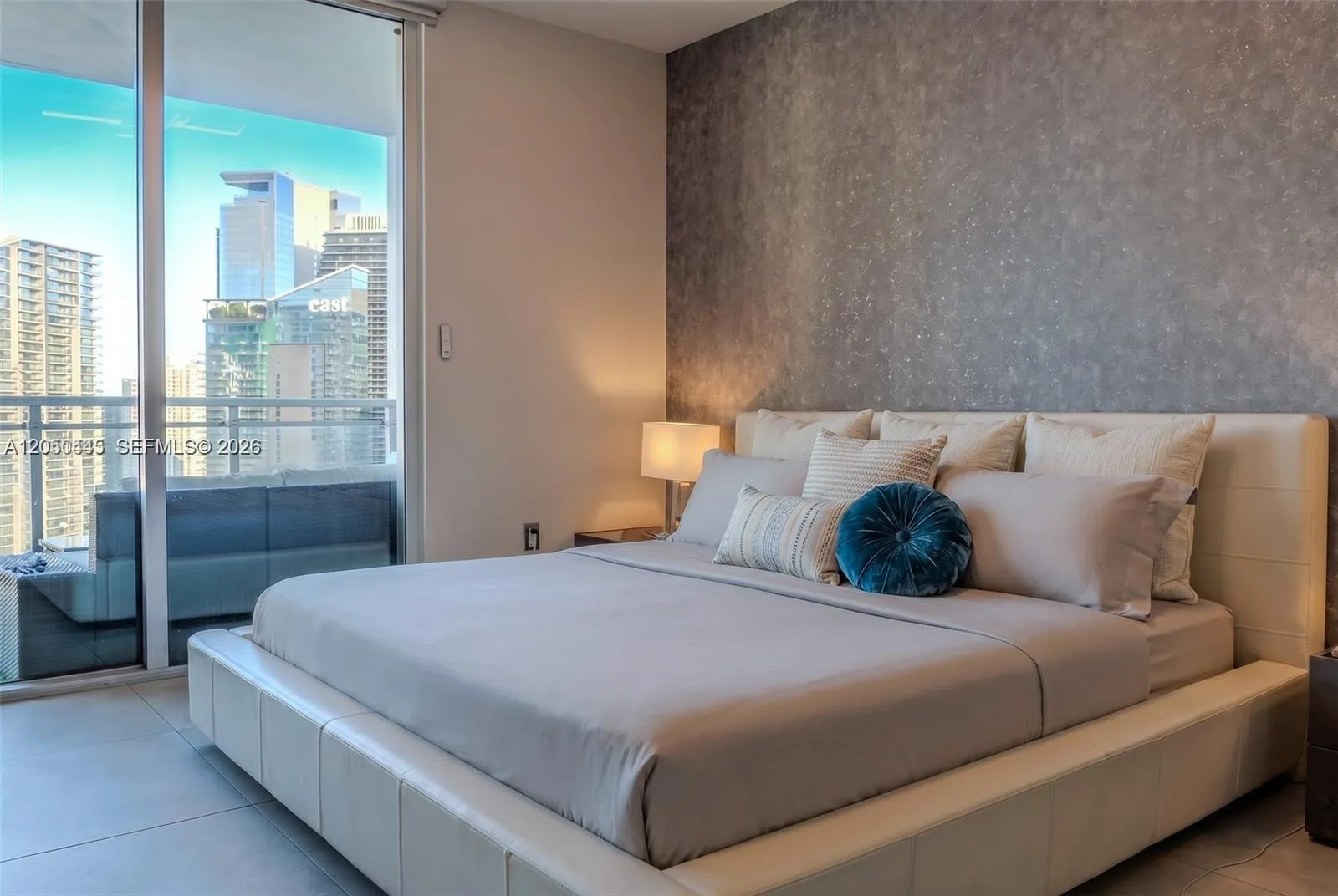 90 SW 3rd St # 3703, Miami, FL 33130 photo 6