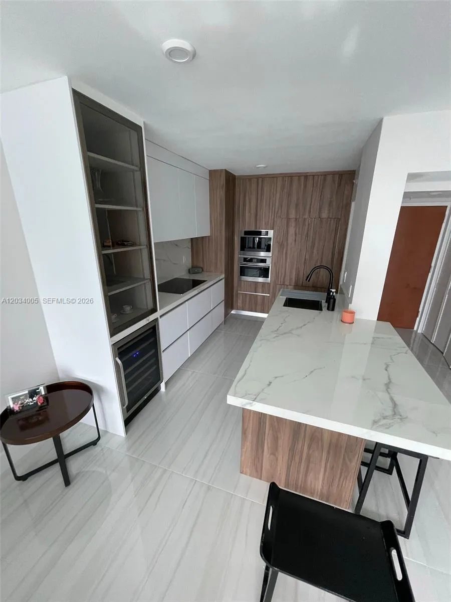 31 SE 5th St # 3103, Miami, FL 33131