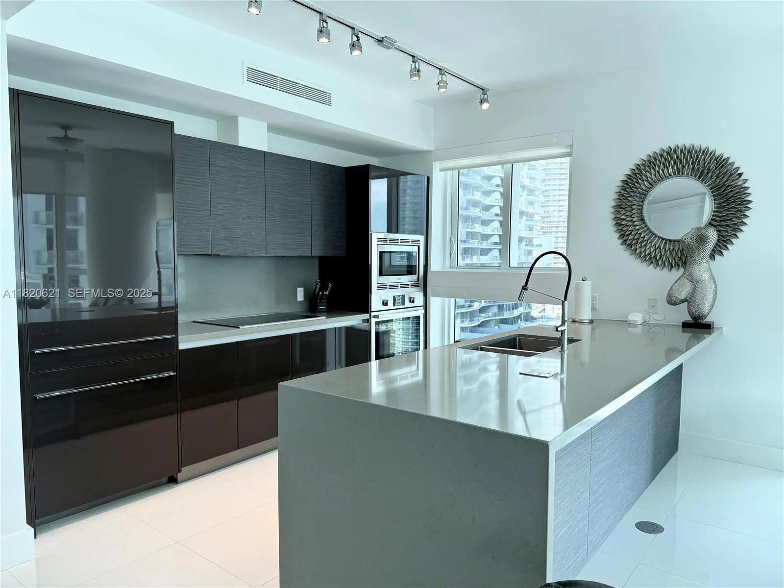 1080 Brickell Ave # 2208, Miami, FL 33131 photo 5