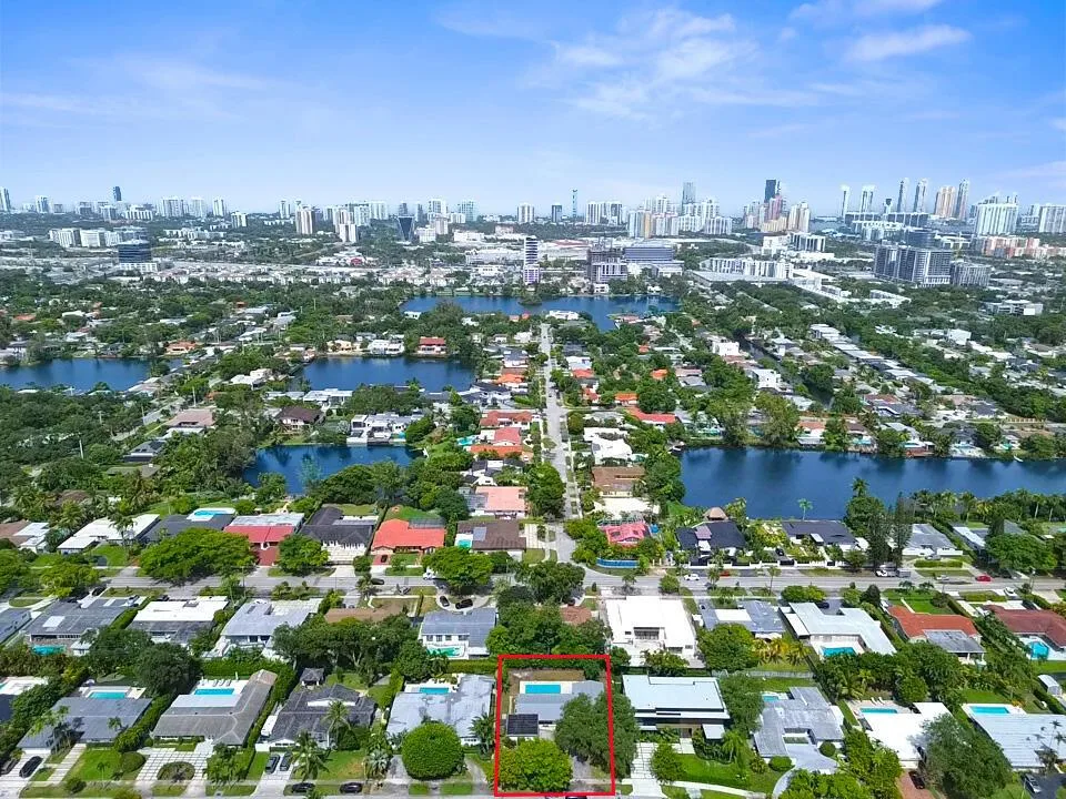 19711 NE 21ST Court, Miami, FL 33179 photo 5