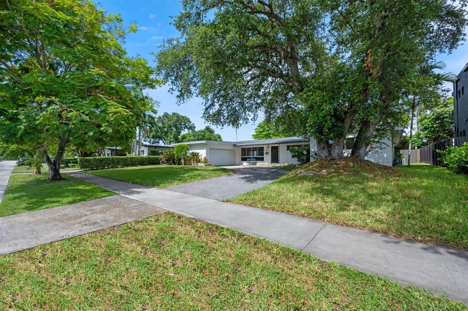 19711 NE 21ST Court, Miami, FL 33179 photo 8