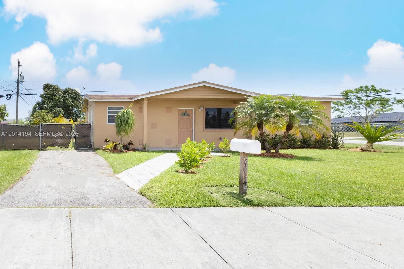 22345 SW 118th Ct, Miami, FL 33170