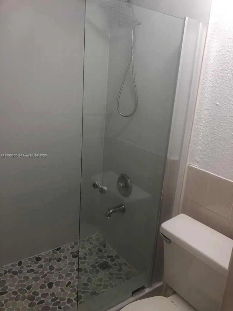 250 180th Dr # 108, Sunny Isles Beach, FL 33160 photo 10