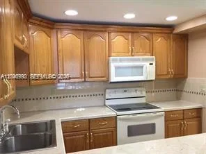 9301 SW 92nd Ave # A211, Miami, FL 33176