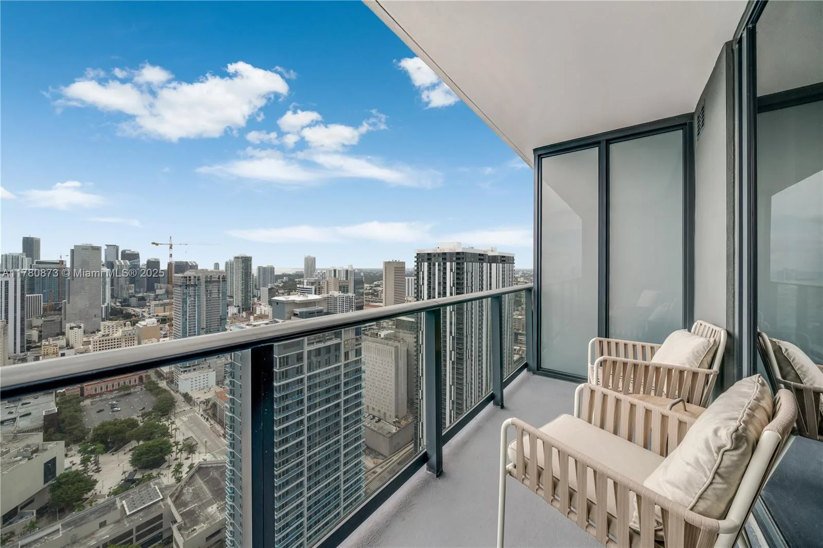 601 NE 1st Ave # 4212, Miami, FL 33132 photo 3