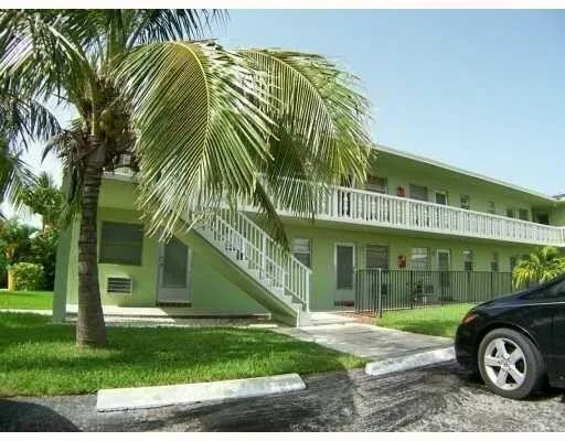 702 N L Street, FL 33460