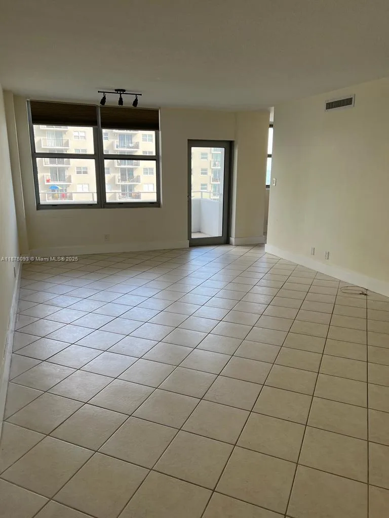 9225 Collins Ave # 807, Surfside, FL 33154 photo 7