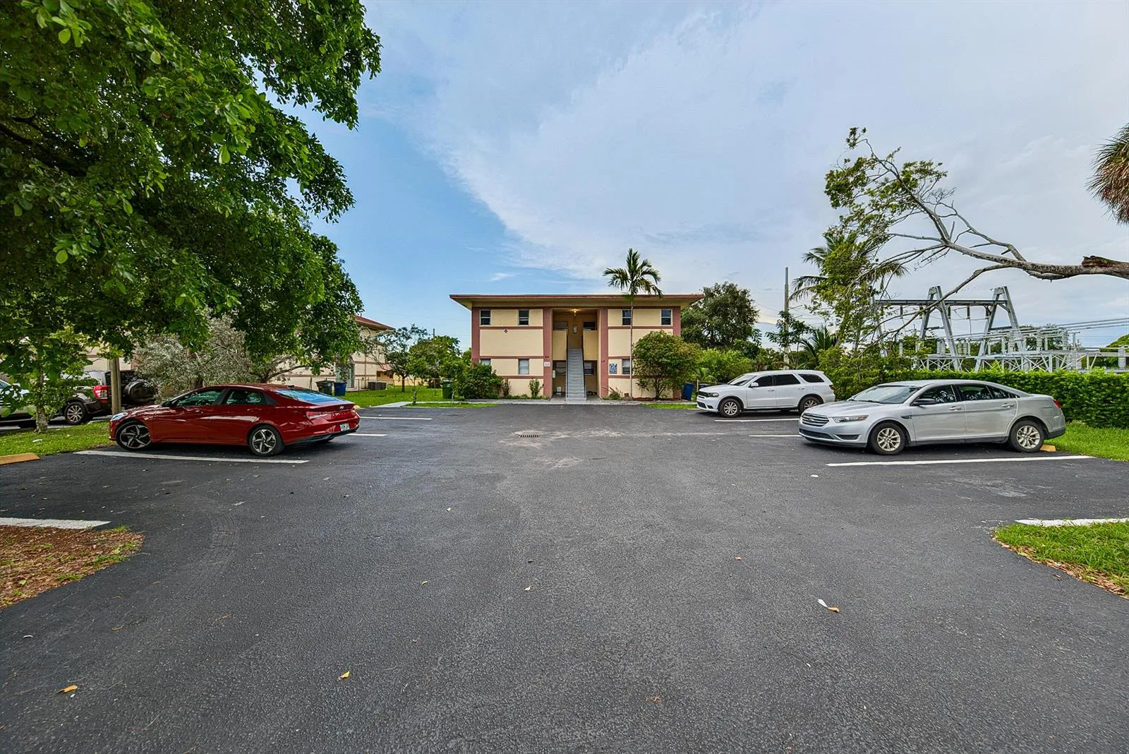 825 SW 10th Street # D, Hallandale Beach, FL 33009