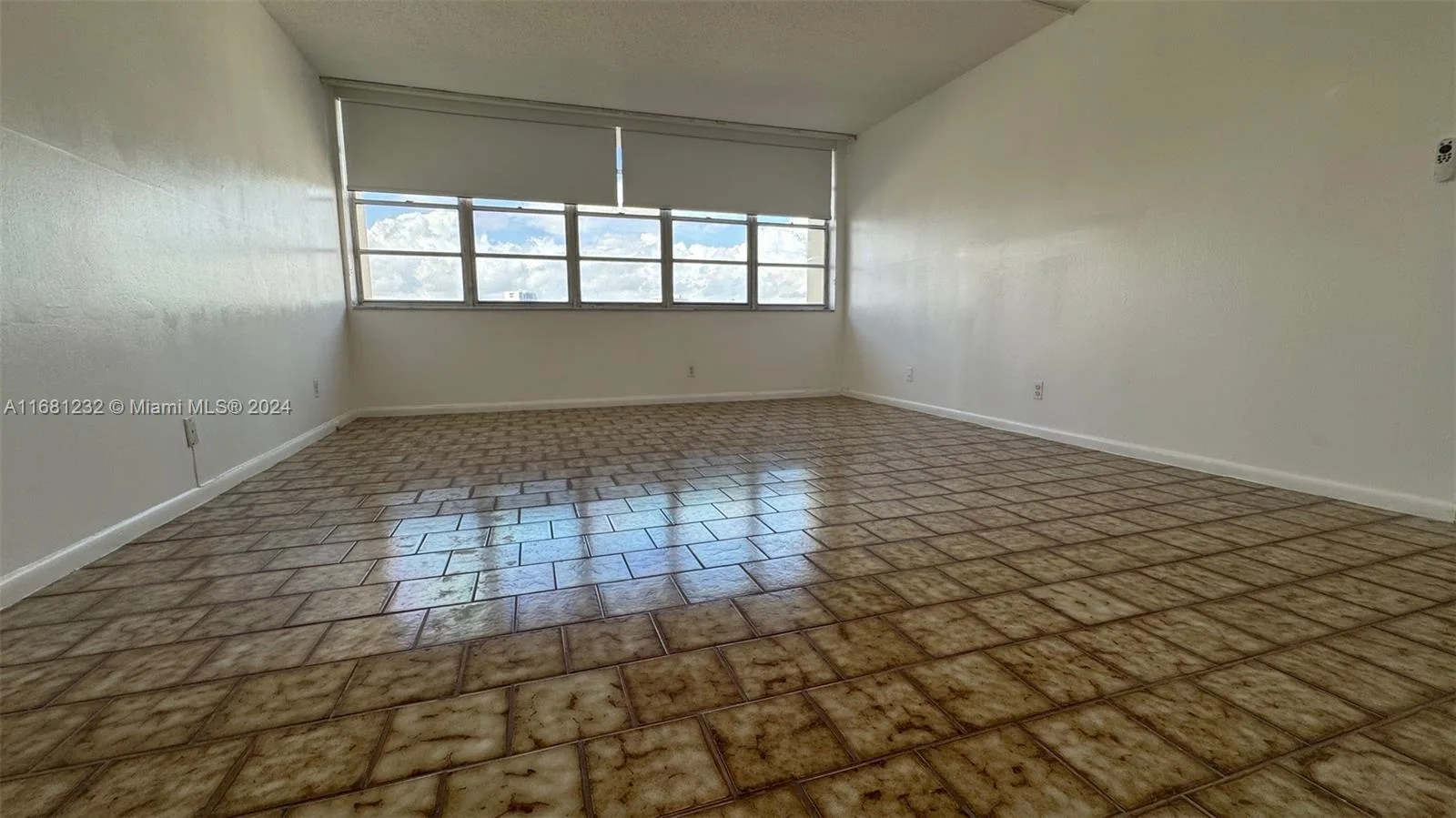 1817 S Ocean Dr # 615, Hallandale Beach, FL 33009 photo 10